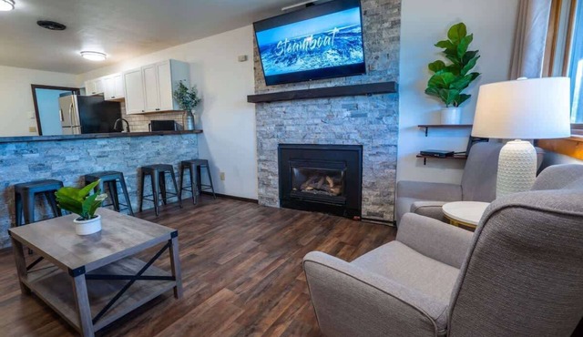 2 King Bed Charming Mountain Retreat Close to Mtn