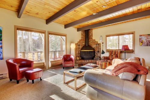 2 Mi to Slopes: Mtn-View Breckenridge Getaway!