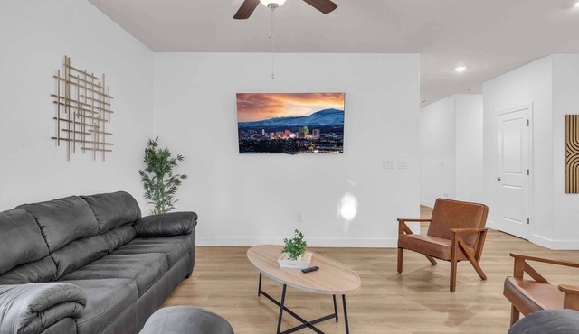20 Min to USA Pkwy|4-Bedroom/2-Bath/Pet OK/Sleeps13