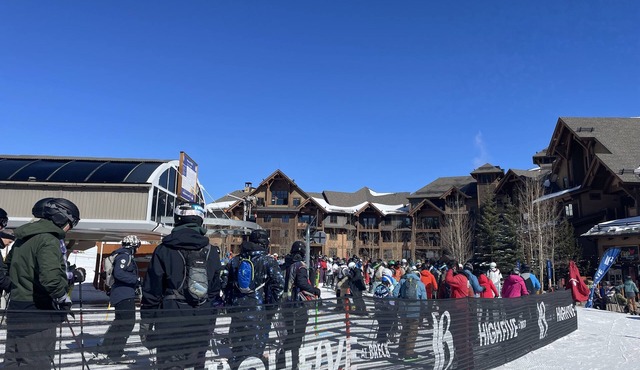 3 Bd; master & 2 suites. Independence Superchair and Gondola in Its Backyard!