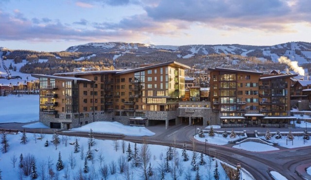 3 bedroom luxury apt One snowmass