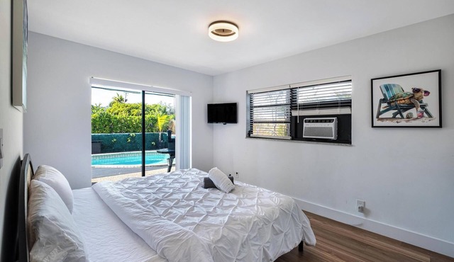 3-bedroom Pool BBQ Outdoor TV Arcade Close to Beach