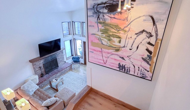 3B/3Ba modern ski house in Avon, CO! 10 min drive to Beaver Creek & Vail!