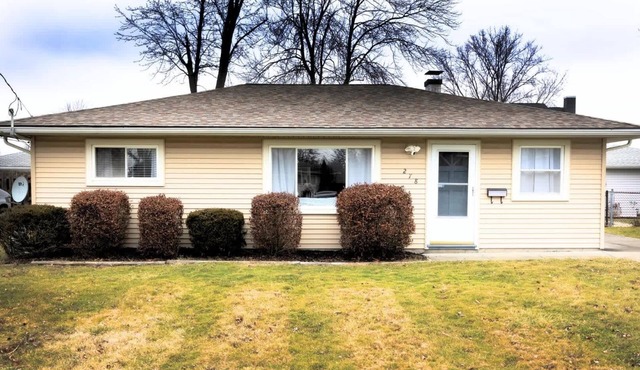 3BR 1Bath | Fully Fenced Yard with Garage