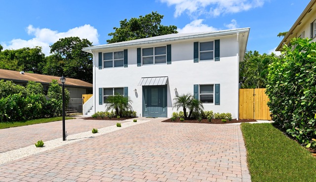 4/2 + 4/2 duplex with heated pool two blocks Atlantic Ave
