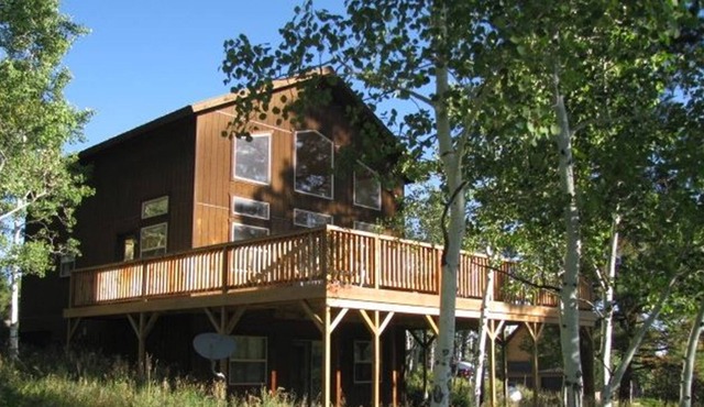 4 Bedroom, 3 Bath 2100 Sq. Ft Home with a Private Hot Tub and Large Deck