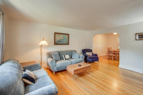 4 Mi to Downtown Pittsburgh: Family Home w/Patio