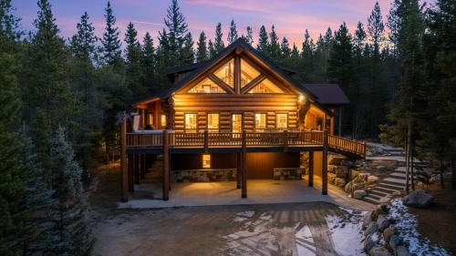 4BR Breckenridge Retreat with Fire Pit