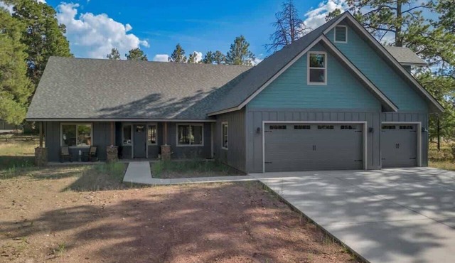 4BR Mountain Retreat w/Hot Tub Williams AZ