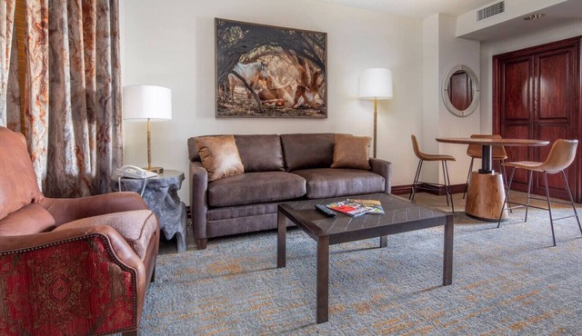 504^ One Bedroom - Ski in/out + Ski Valet, 4 Season Pool & Spa!