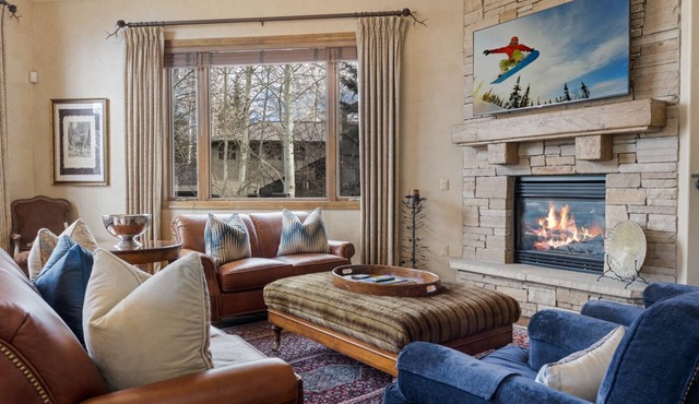 5BR Mountain Retreat w/Private Hot tub, Fire Pit, on Arrowhead Skier Shuttle