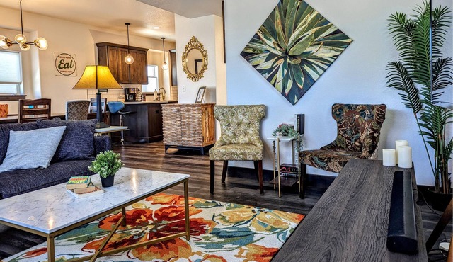 5th Street Retreat, quiet townhome a short walk from the heart of Loveland