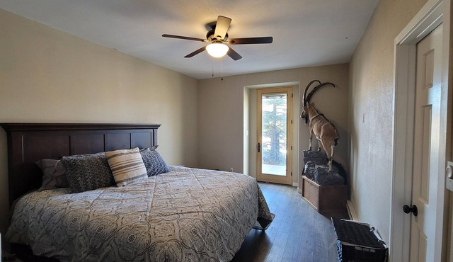 6 bedroom mountain retreat w/private Hot tub