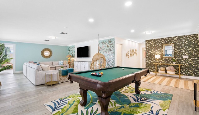 6BR Beach Resort-Style Game House! Heated Pool
