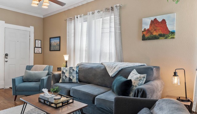 7-6 now available! 3 bedroom Downtown with Firepits and backyard