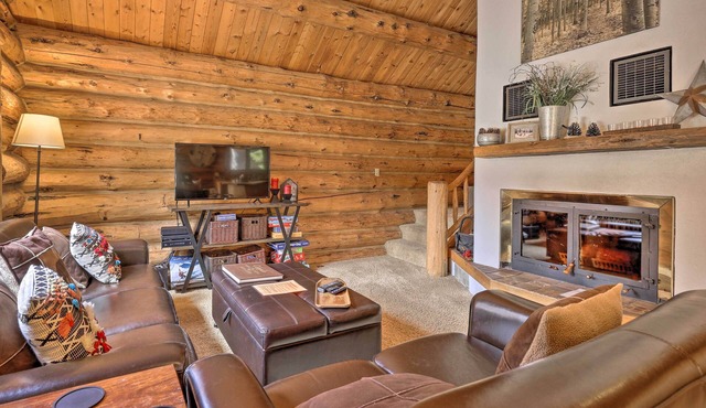 8 Mi to Gondola: Cozy Breckenridge Cabin w/Deck!