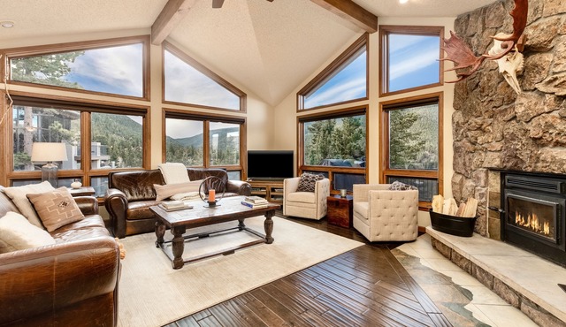 Alpenglow Vacation Home at Windcliff