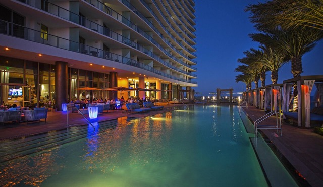 Amazing 3BR Ocean View Suite, Private Balcony, Chef's Kitchen & Walk to Diplomat