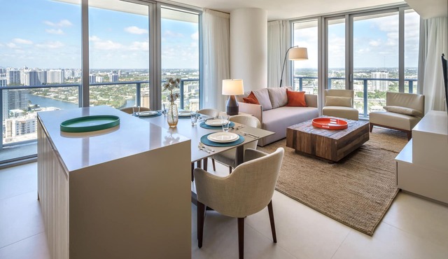 Amazing CornerSuite, Ocean & Water Views