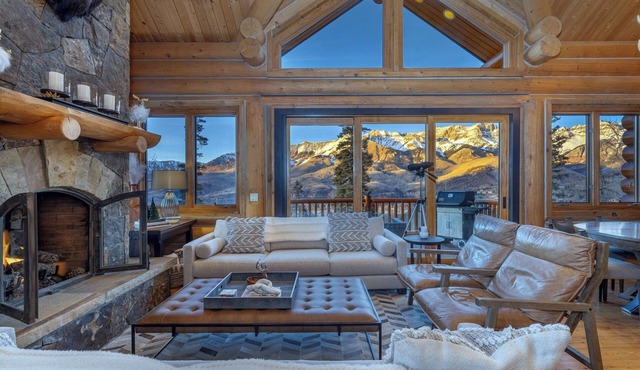 Amazing Days Lodge - 6 Bdrms, Ski-In-Ski-Out, Epic Views, Hot Tub, Firepit!