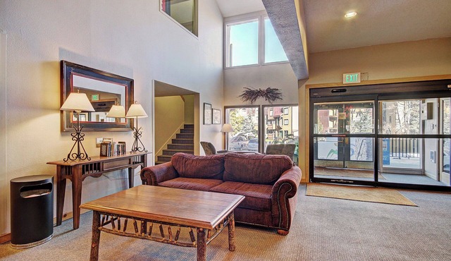 Amazing Ski in-out Condo With Mountain Views - FP114 by RedAwning