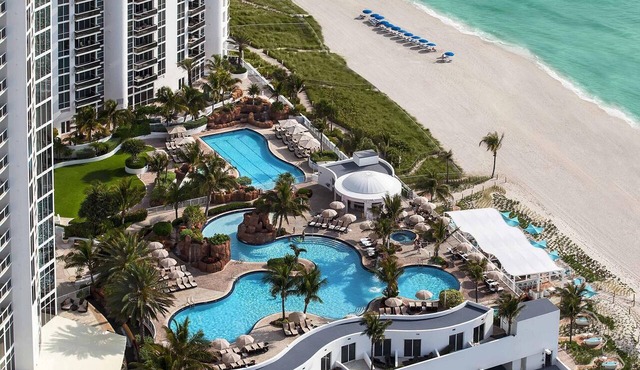 ★ Amazing Unit in an Exclusive Luxury Beach Resort
