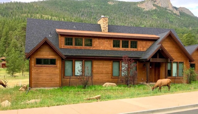 Arrowhead West -Luxury 3BR w/A/C Mountain Retreat