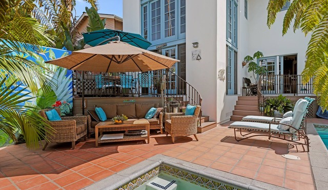 Artiste's Beach House