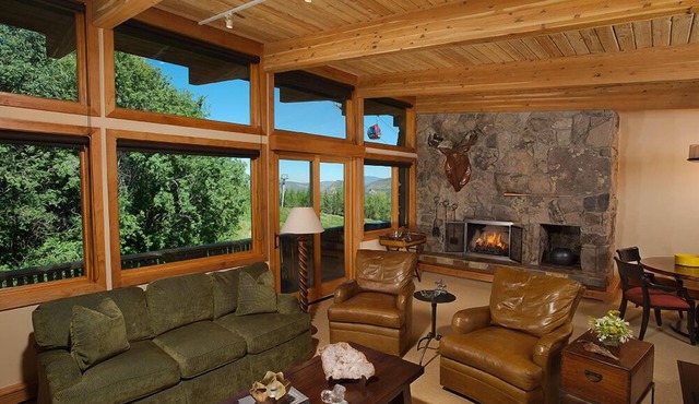 Aspen Alps Two bedroom condo with amazing views of Aspen Mountain