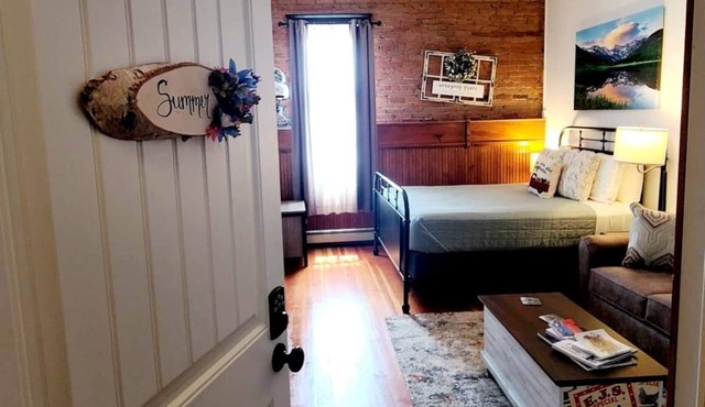 Aspen Inn - Summer Suite