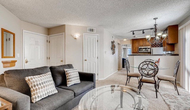 Awesome Location! 2x2 in DTC