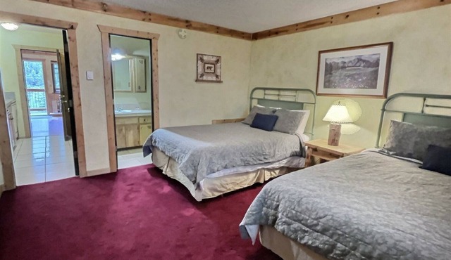Awesome Ski Lodge Condo Sleeps 6 in Taos Ski Valley