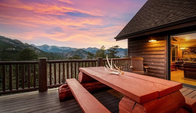 Awestruck Luxury Vacation Home at Windcliff