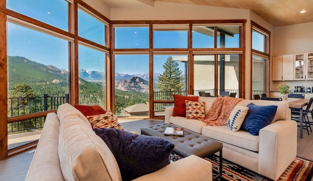 Azure Vista Vacation Home at Windcliff