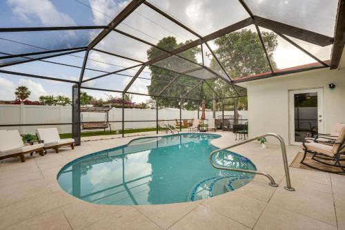 Backyard Oasis: Fort Lauderdale Home Near Beach