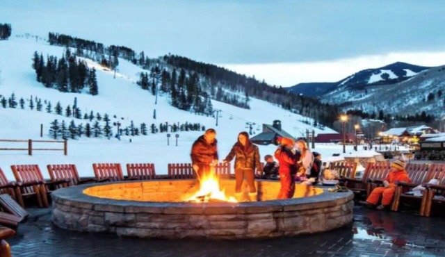 BC Village Park Hyatt Resort - Double Queen Room - ski in/out, resort amenities!