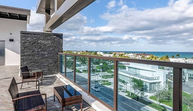 Beach Getaway! Stylish Unit, Steps to Beach, Pool, Valet Parking