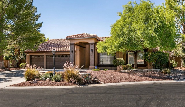 Beautiful 4 bedroom pool home in gated community