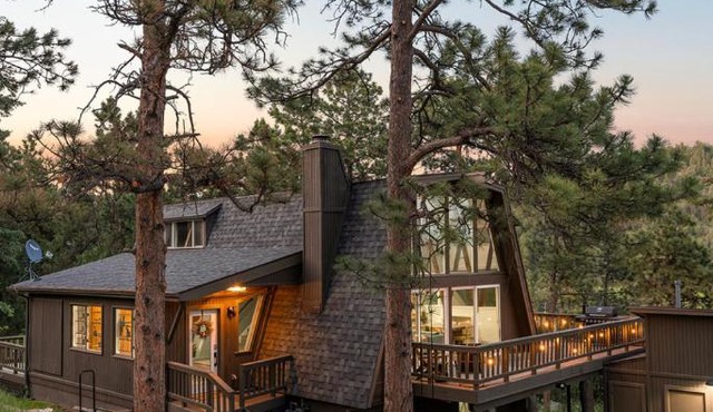 Beautiful A-Frame near Hiking Red Rocks Evergreen