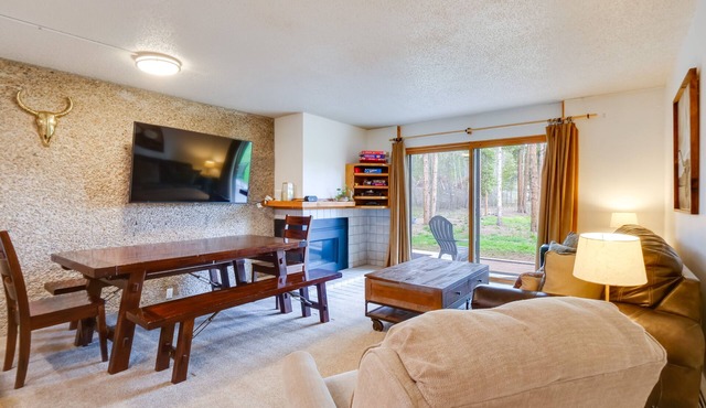 Beautiful Breck Townhome w/Pool: 1 Mi to Main St!