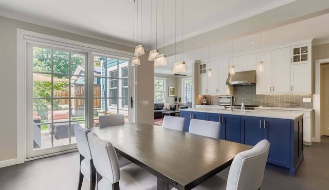 Beautiful Fully Furnished New Build in Newlands