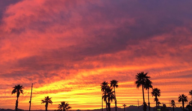 Beautiful Lake Views! Best in Havasu! 3bed, 2bath Townhouse Centrally Located.