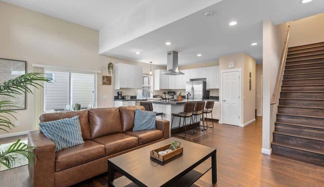 Beautiful & Modern Foco Home Just N of Old Town