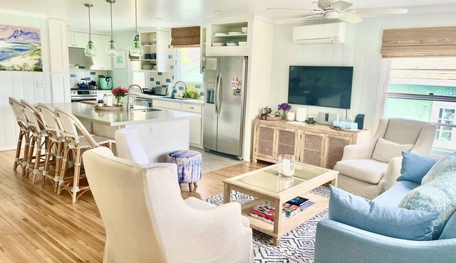 Beautiful, Quintessential Laguna Beach Cottage