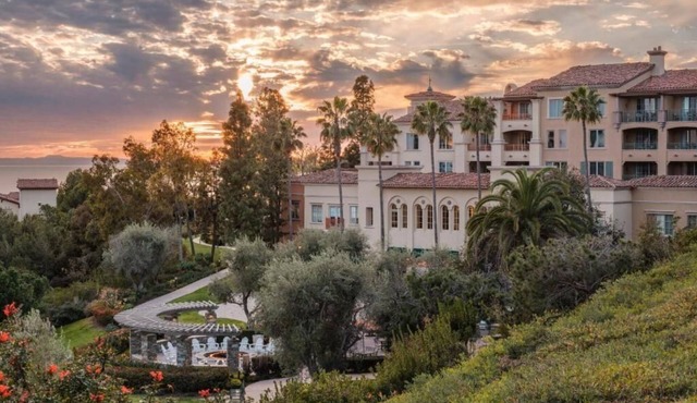 Beautiful resort with AC in Newport Beach