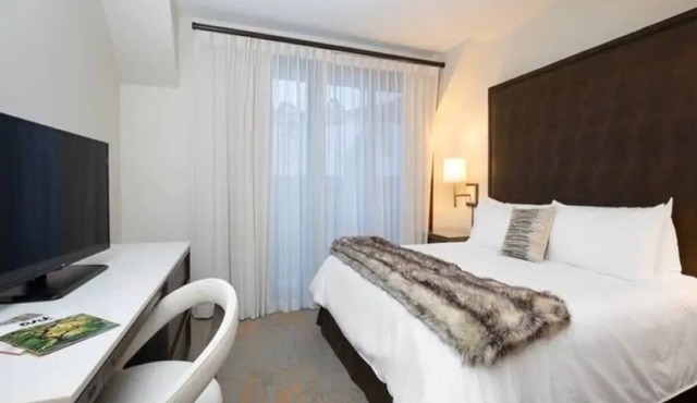 Best location!Creekside in BCVillage!Walk to Ski School, Shops, Restaurants,Lift