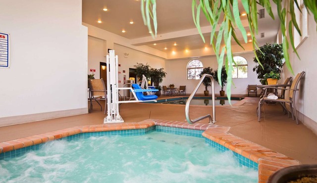Best Western Plus Deer Park Hotel & Suites