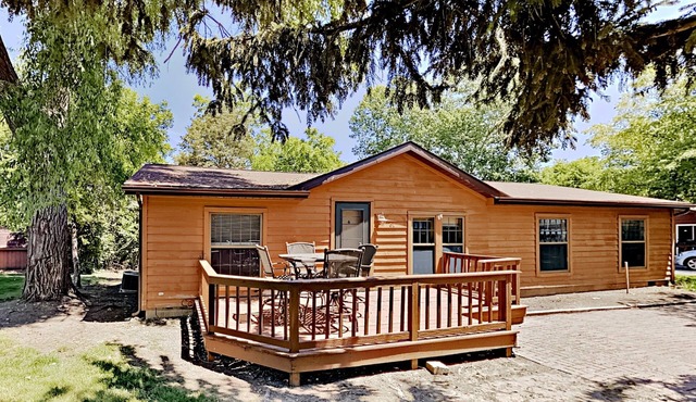Big Corner Hideaway—Bring 12 ppl | IC61