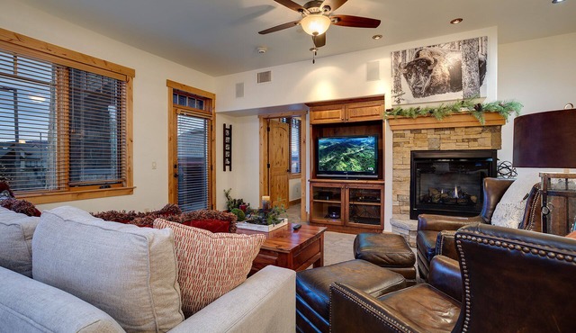 BL6102 | Unforgettable Mtn Getaway | 4 Pools | Walk to Mountain | Air Chilling
