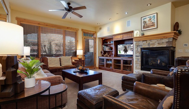 BL6103 | Perfect for the Entire Family | 10 Hot Tubs | 4 Pools | Air Chilling